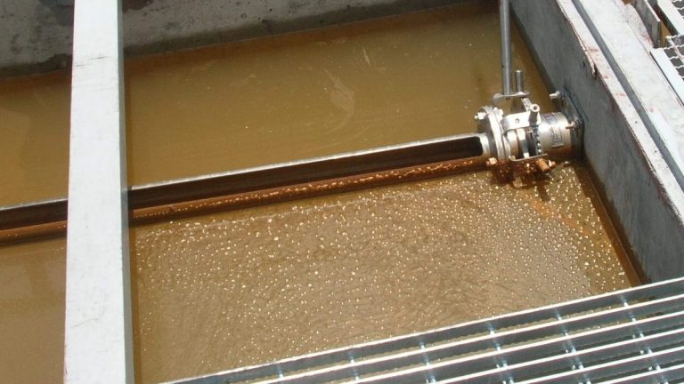 Slotted Pipe Oil Skimmer